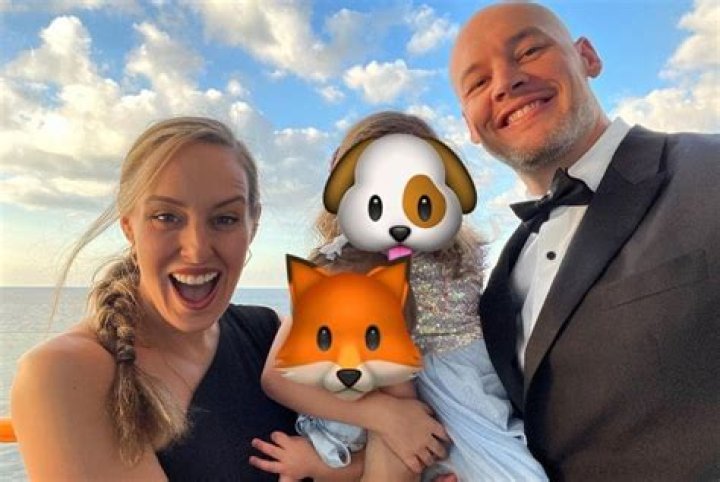 All About Rochelle Roman ! Net Worth, Relationship, Career