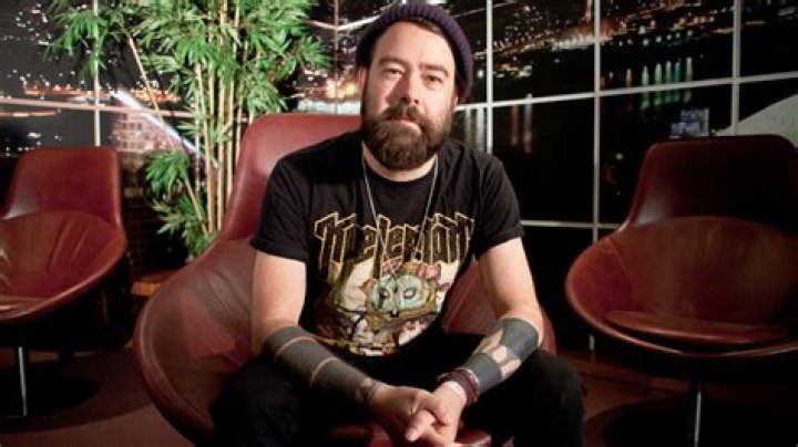 Daniel P Carter