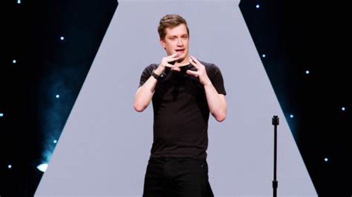 Daniel Sloss | Bio, Age, Net Worth, Relationship, Career